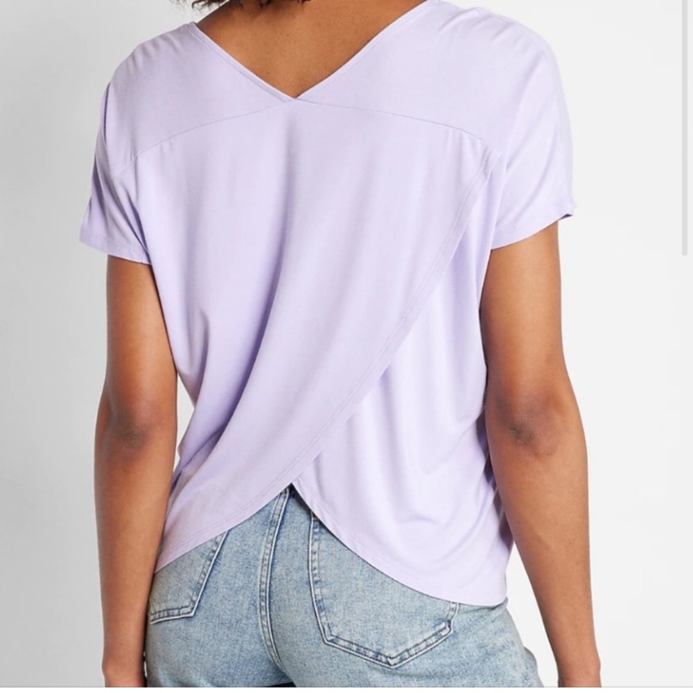 Express Relaxed V-Neck Tulip Open Back London Tee M NWT - Picture 1 of 3